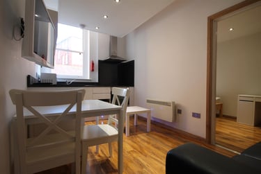 2 bed flat, Falconars Court, Newcastle Upon Tyne, Newcastle, NE15AS - Image 2